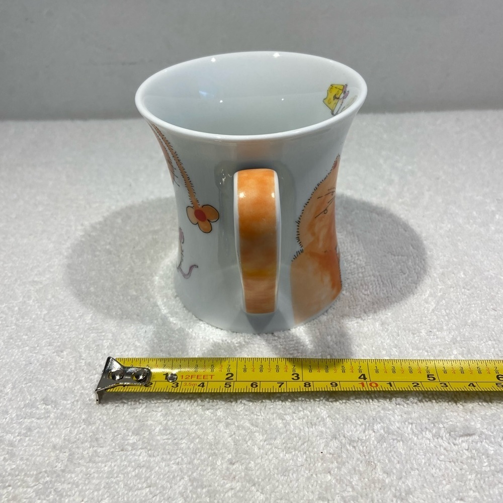 Novelty Cat And Mouse Holding Cheese Mug Cup White Ceramic - Picture 9 of 9